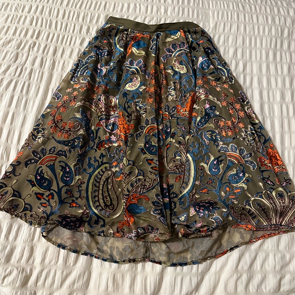Stunning Anthropologie Eva Franco Green Velvet Skirt 💕